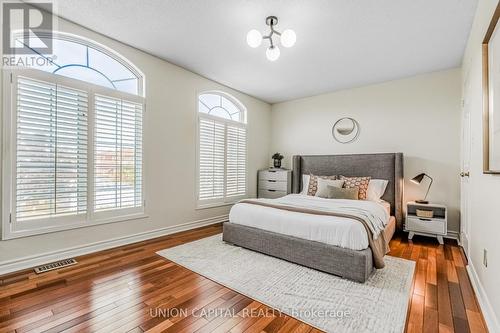 7156 Lowville Heights, Mississauga, ON - Indoor Photo Showing Bedroom