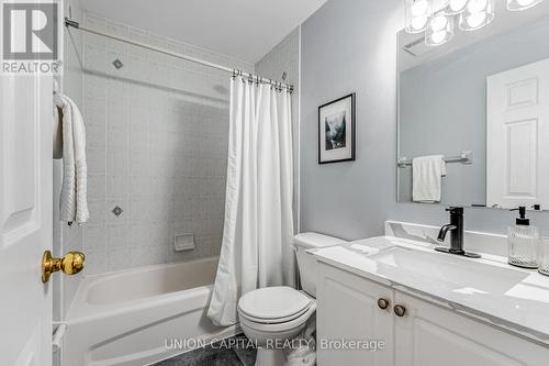 7156 Lowville Heights, Mississauga (Lisgar), ON - Indoor Photo Showing Bathroom