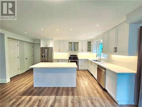 155 Samuelson Street, Cambridge, ON - Indoor Photo Showing Kitchen With Stainless Steel Kitchen With Upgraded Kitchen