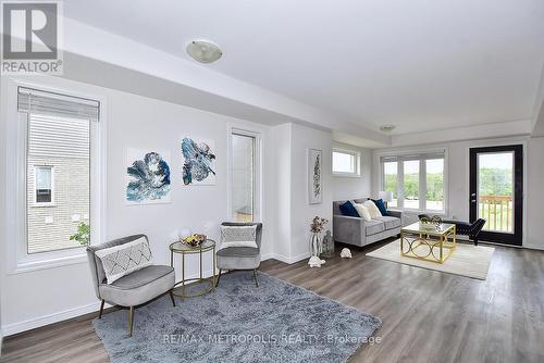 1614 Hetherington Drive, Peterborough, ON - Indoor Photo Showing Living Room