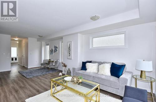 1614 Hetherington Drive, Peterborough, ON - Indoor Photo Showing Living Room