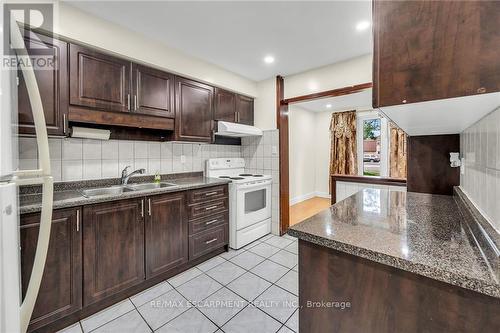 146 Berkindale Drive, Hamilton, ON - Indoor Photo Showing Kitchen With Double Sink