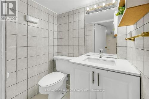 146 Berkindale Drive, Hamilton, ON - Indoor Photo Showing Bathroom