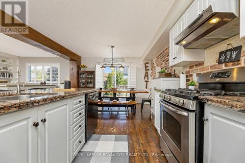 118 Scots Lane, Guelph/Eramosa (Rockwood), ON - Indoor Photo Showing Kitchen With Double Sink