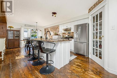 118 Scots Lane, Guelph/Eramosa (Rockwood), ON - Indoor Photo Showing Kitchen With Upgraded Kitchen