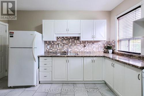 114 Tisdale Street N, Hamilton, ON - Indoor Photo Showing Kitchen