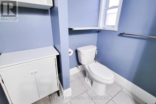 114 Tisdale Street N, Hamilton, ON - Indoor Photo Showing Bathroom