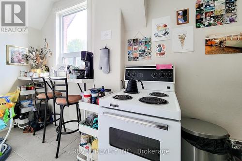 114 Tisdale Street N, Hamilton, ON - Indoor Photo Showing Kitchen