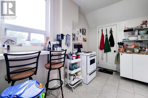 114 Tisdale Street N, Hamilton, ON - Indoor Photo Showing Kitchen