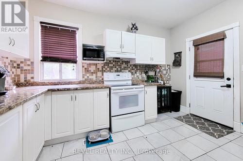 114 Tisdale Street N, Hamilton, ON - Indoor Photo Showing Kitchen