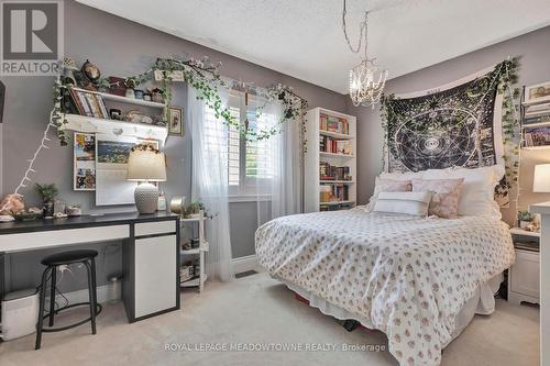 1 Woodspring Court, Hamilton, ON - Indoor Photo Showing Bedroom