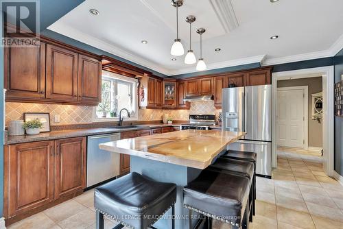 1 Woodspring Court, Hamilton, ON - Indoor Photo Showing Kitchen