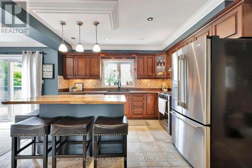 1 Woodspring Court, Hamilton, ON - Indoor Photo Showing Kitchen With Upgraded Kitchen