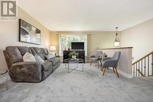 257 Brady Street, Guelph/Eramosa (Rockwood), ON - Indoor Photo Showing Living Room