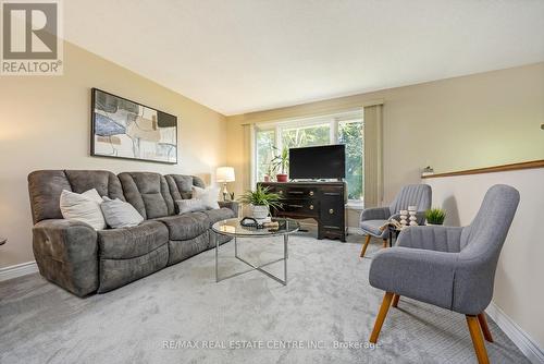 257 Brady Street, Guelph/Eramosa (Rockwood), ON - Indoor Photo Showing Living Room