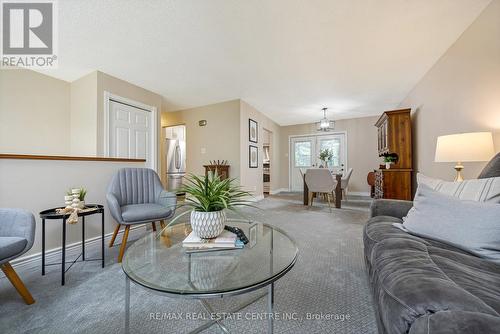 257 Brady Street, Guelph/Eramosa (Rockwood), ON - Indoor Photo Showing Living Room