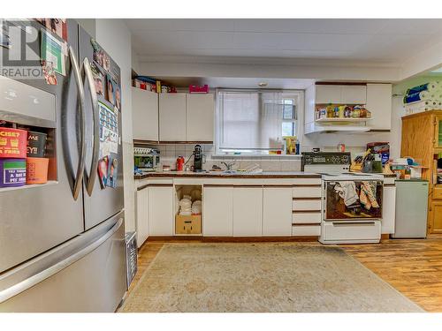 4008 29 Street, Vernon, BC - Indoor Photo Showing Kitchen