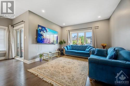 409 Colmar Street, Embrun, ON - Indoor Photo Showing Living Room