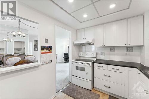 500 Laurier Avenue W Unit#2308, Ottawa, ON - Indoor Photo Showing Kitchen