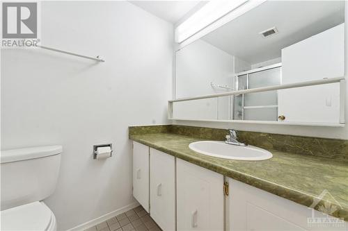 500 Laurier Avenue W Unit#2308, Ottawa, ON - Indoor Photo Showing Bathroom