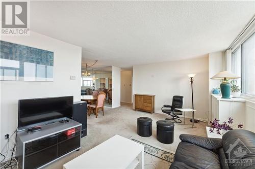 500 Laurier Avenue W Unit#2308, Ottawa, ON - Indoor Photo Showing Living Room