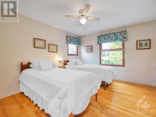 602 Glenhurst Crescent, Ottawa, ON - Indoor Photo Showing Bedroom