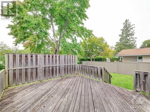 602 Glenhurst Crescent, Ottawa, ON - Outdoor With Deck Patio Veranda