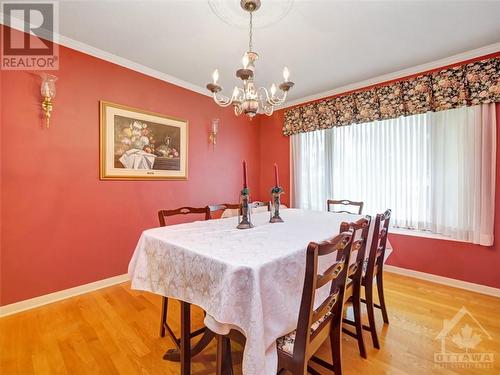 602 Glenhurst Crescent, Ottawa, ON - Indoor Photo Showing Dining Room