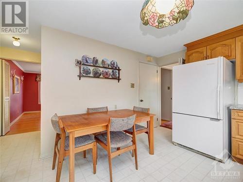 602 Glenhurst Crescent, Ottawa, ON - Indoor Photo Showing Dining Room