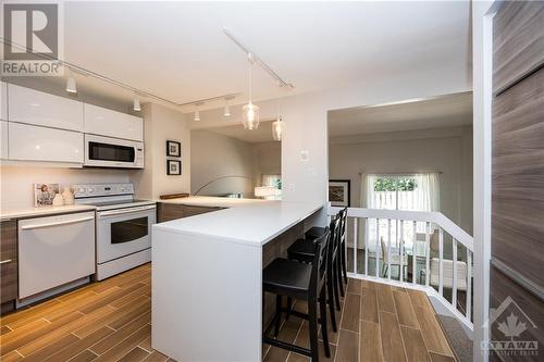 2206 Orient Park Drive Unit#46, Ottawa, ON - Indoor Photo Showing Kitchen