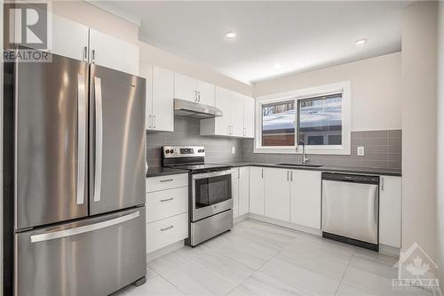 2653 Don Street, Ottawa, ON - Indoor Photo Showing Kitchen With Upgraded Kitchen