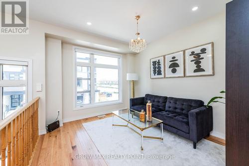 2527 Castlegate Crossing, Pickering, ON - Indoor Photo Showing Living Room