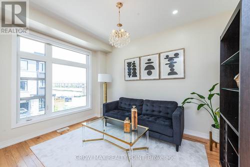 2527 Castlegate Crossing, Pickering, ON - Indoor Photo Showing Living Room