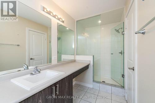 2527 Castlegate Crossing, Pickering, ON - Indoor Photo Showing Bathroom