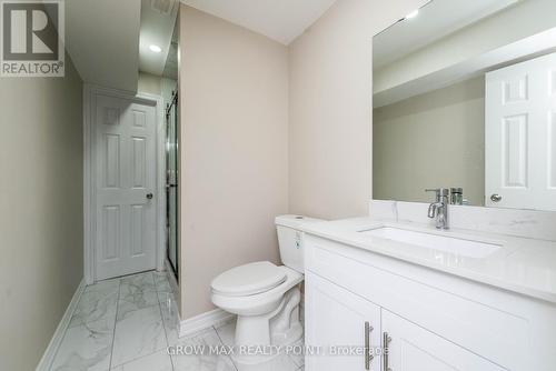 2527 Castlegate Crossing, Pickering, ON - Indoor Photo Showing Bathroom