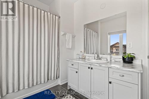 6 Ogston Crescent N, Whitby, ON - Indoor Photo Showing Bathroom