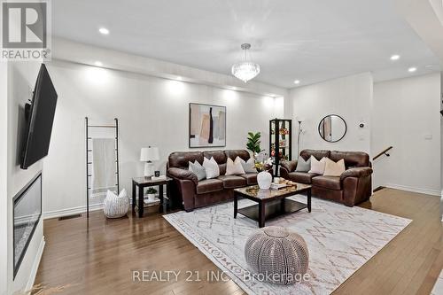 6 Ogston Crescent N, Whitby, ON - Indoor Photo Showing Living Room