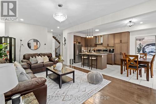 6 Ogston Crescent N, Whitby, ON - Indoor Photo Showing Living Room