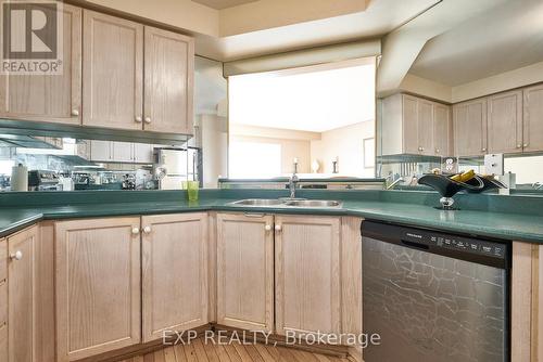 #8 - 16 Ingold Lane, Ajax (Central), ON - Indoor Photo Showing Kitchen With Double Sink