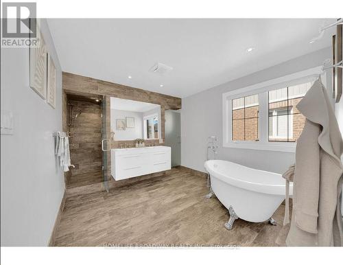 152 Mcdonnell Crescent, Bradford West Gwillimbury (Bradford), ON - Indoor Photo Showing Bathroom