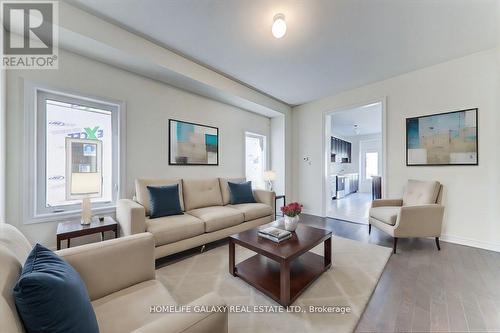 1530 Harker Street, Innisfil, ON - Indoor Photo Showing Living Room