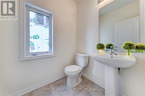 1530 Harker Street, Innisfil, ON - Indoor Photo Showing Bathroom