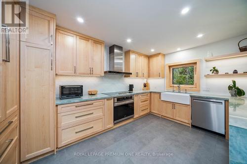 5174 Cherry Street, Whitchurch-Stouffville, ON - Indoor Photo Showing Kitchen