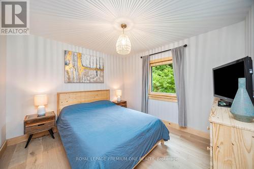 5174 Cherry Street, Whitchurch-Stouffville, ON - Indoor Photo Showing Bedroom