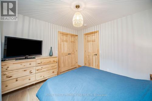 5174 Cherry Street, Whitchurch-Stouffville, ON - Indoor Photo Showing Bedroom