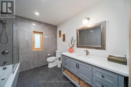 5174 Cherry Street, Whitchurch-Stouffville, ON - Indoor Photo Showing Bathroom