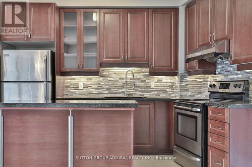 517 - 151 Upper Duke Crescent, Markham, ON - Indoor Photo Showing Kitchen