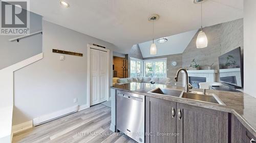 162 - 51 Trott Boulevard, Collingwood, ON - Indoor Photo Showing Kitchen With Upgraded Kitchen