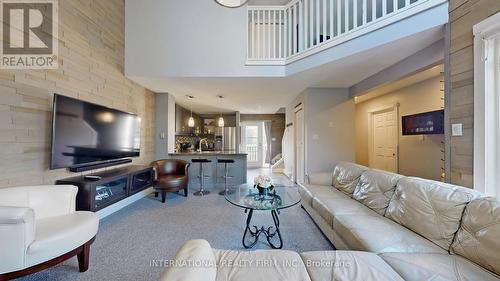 162 - 51 Trott Boulevard, Collingwood, ON - Indoor Photo Showing Living Room