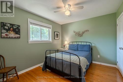 15 Pratt Road, Barrie (Wellington), ON - Indoor Photo Showing Bedroom